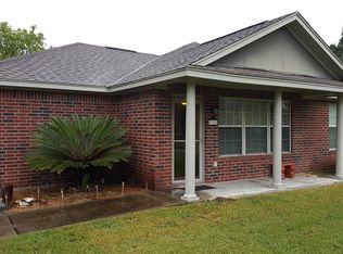 318 S Amherst Dr, West Columbia, TX 77486