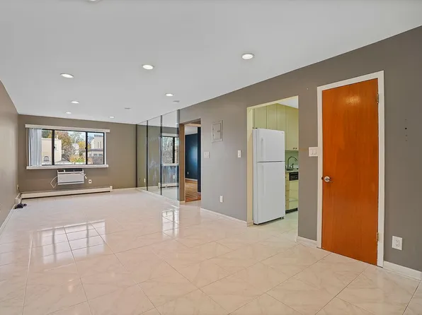 66-60 80th St #201, Flushing, NY 11379