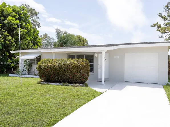 124 NE Entrada Ave, Port Saint Lucie, FL 34952