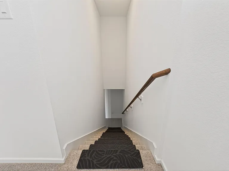 6273 Alder Creek Dr — Photo 24