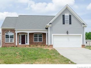 392 Brook Glen Dr, Mooresville, NC 28115