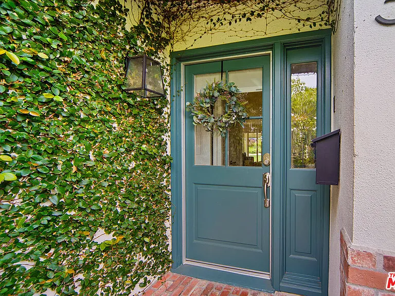 3085 Motor Ave — Photo 2
