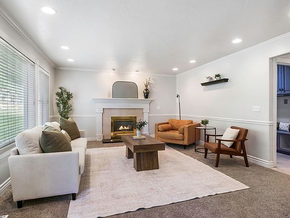5th image of 302 W Hidden Hollow Dr