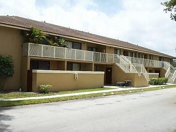 1st image of 550 NW 214th St APT 104