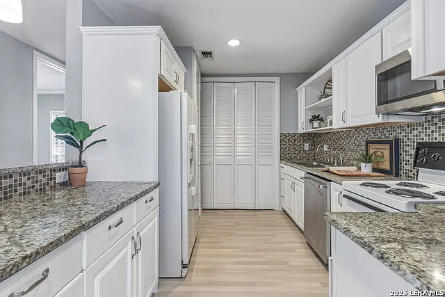 7711 Broadway #20B — Photo 12