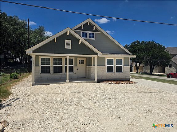 3rd image of 1071 Skyline Dr
