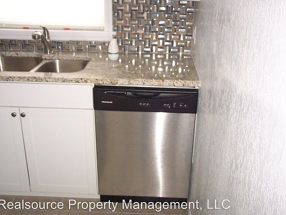 5th image of 2103 S Mills Ave