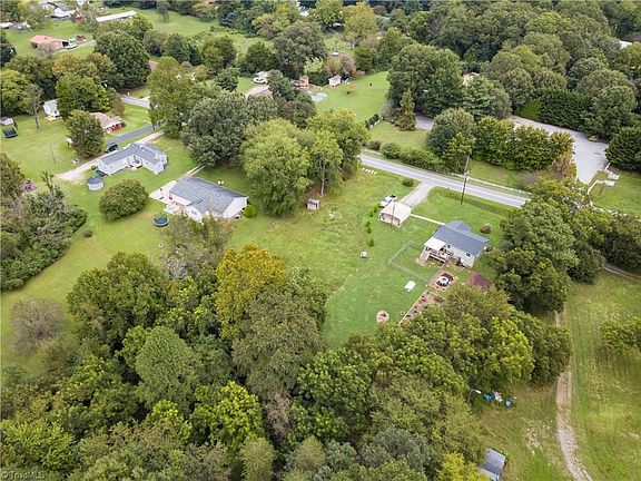 4th image of 7607 Brisbane Dr