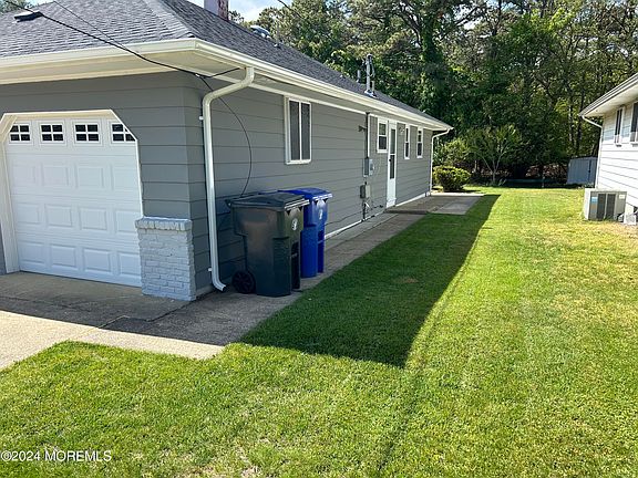 4th image of 2276 Mt Hood Lane