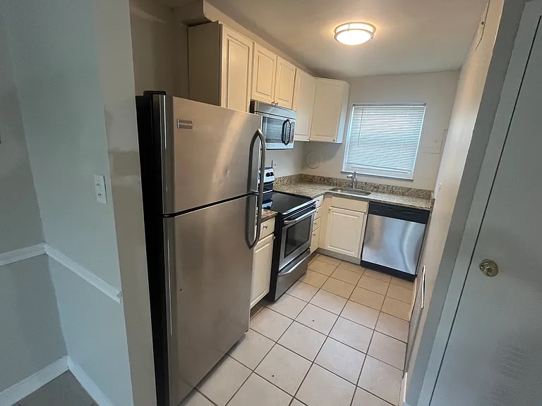 137 E Lockwood Ave #2-B — Photo 6