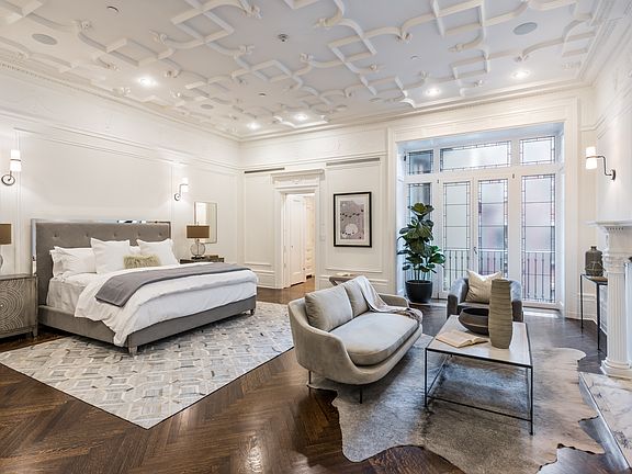 5th image of 15 W 68th St