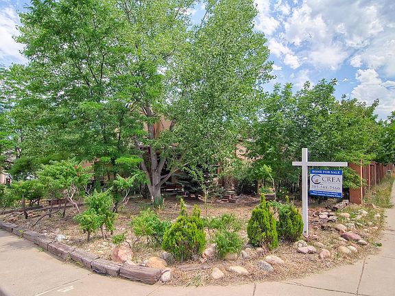 Exterior Corner of Broadway