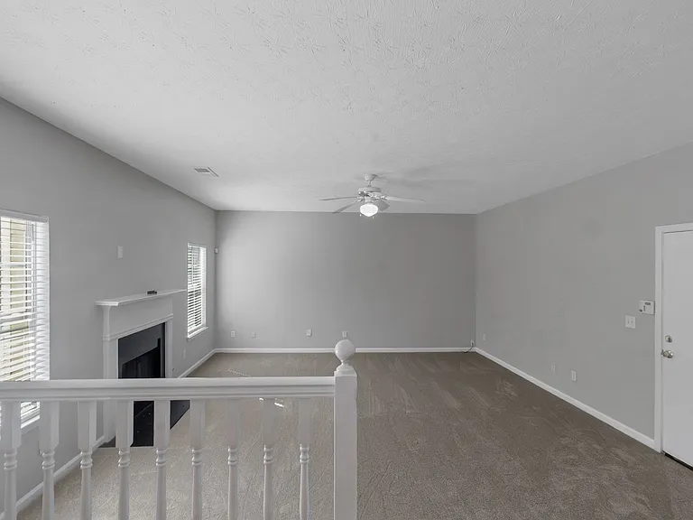 240 Dairyland Dr — Photo 9