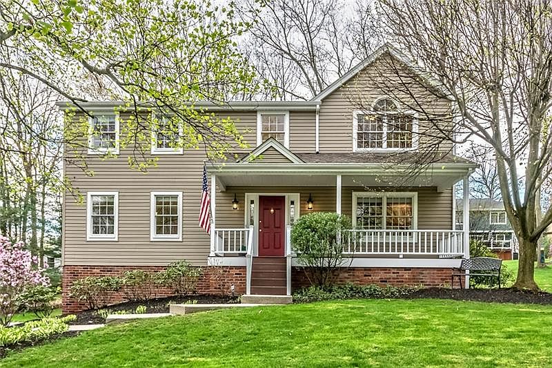 1st image of 704 Nottingham Ct
