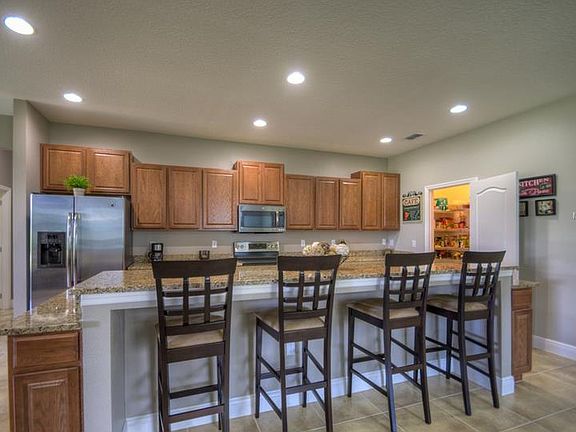 5th image of 913 Fieldstone Way