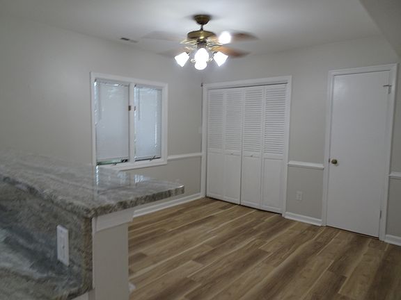 5th image of 2305 Merry Oaks Ct