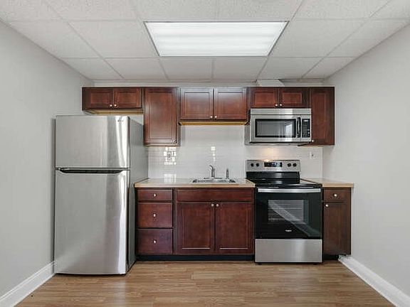 3rd image of 19 Ward Ave #B