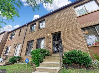 3197 Apple Rd NE #9, Washington, DC 20018