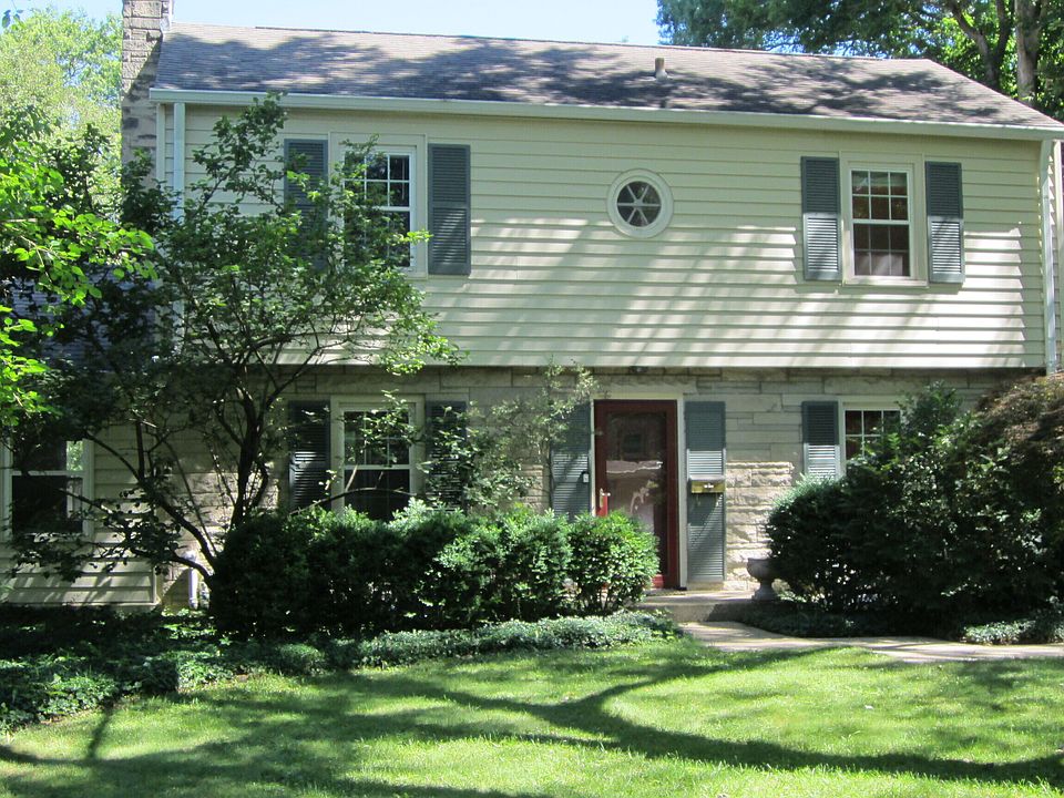 1st image of 1160 E 58th St