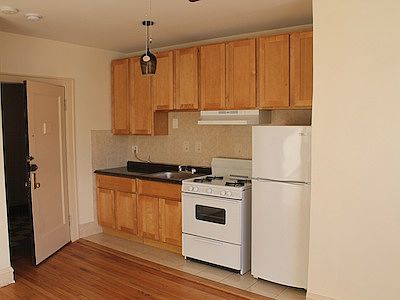 2nd image of 4538 N Clark St APT 206