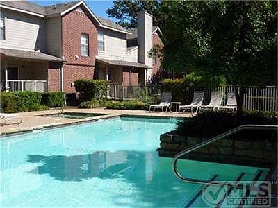 3rd image of 1404 Meadowood Village Dr