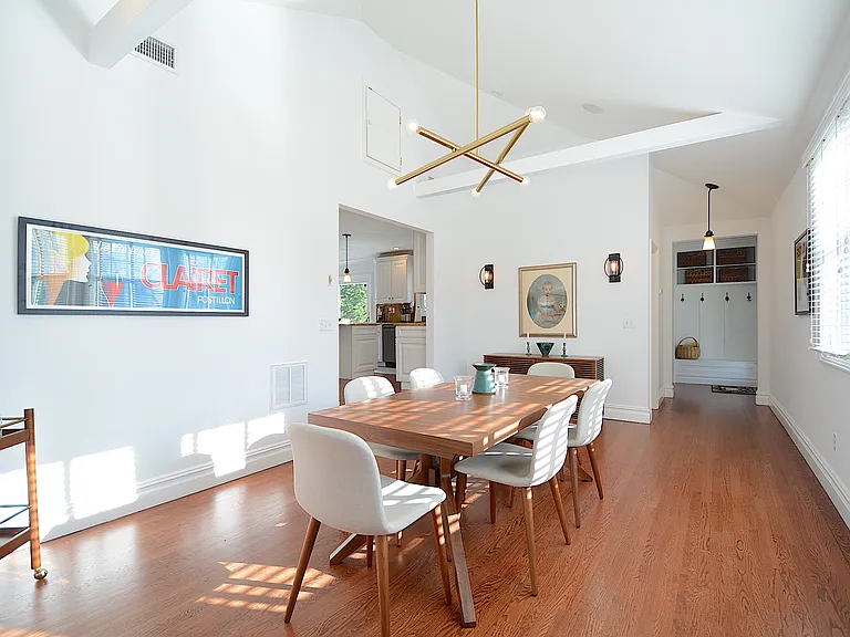 54 Halsey Rd — Photo 10
