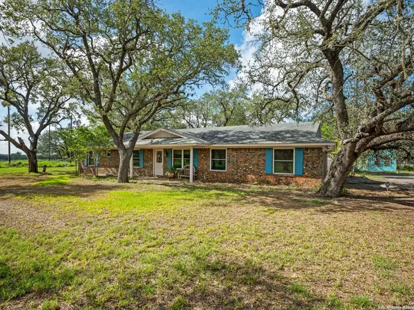 270 PARSONS RD, Pleasanton, TX 78064