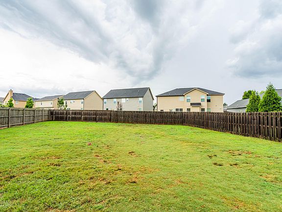 3rd image of 114 Broomsedge Ln