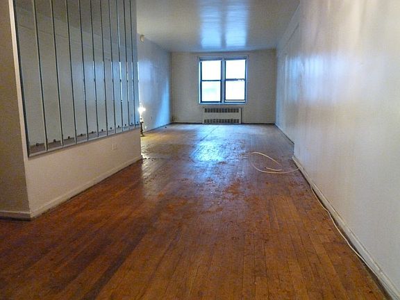 4th image of 8360 Vietor Ave APT 2B