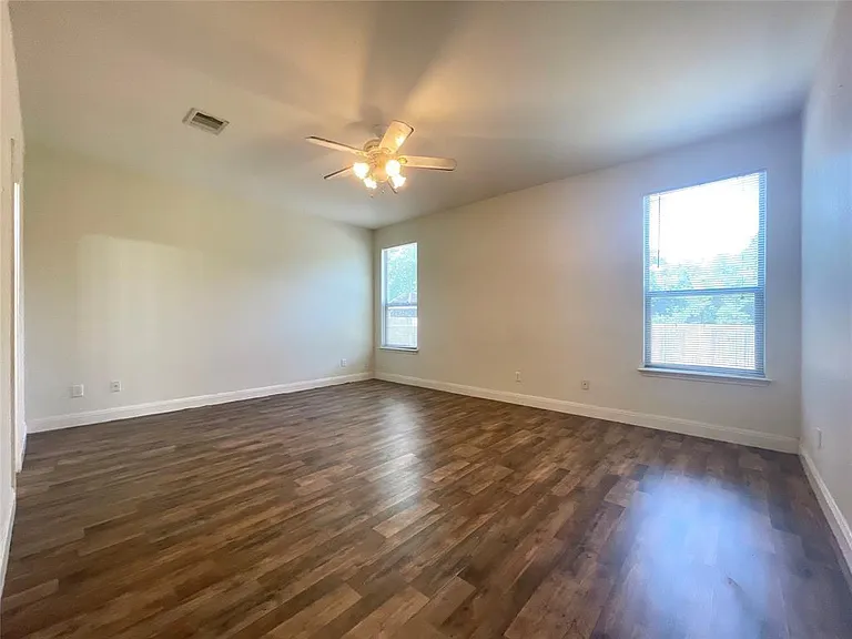 4412 Woodstock Dr — Photo 22