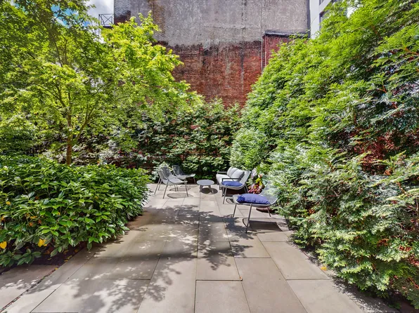 310 West 52nd Street image 17 of 25