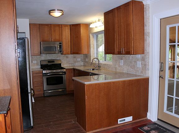 4th image of 1532 Hull Ave