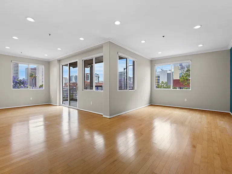 Living and Dining Room w/City Views