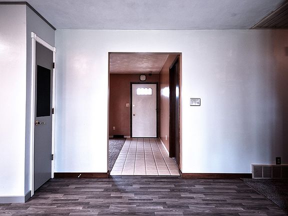 4th image of 22974 Warbler Ct