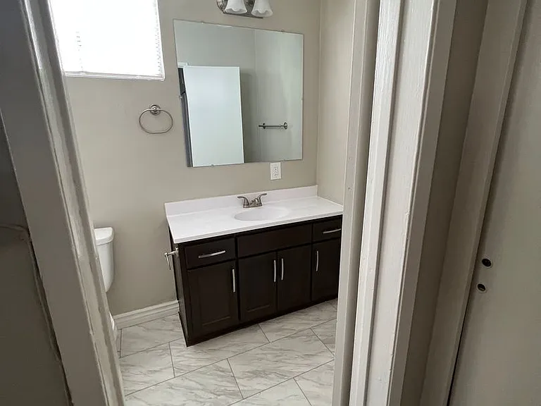 1400 S Gramercy Pl — Photo 6