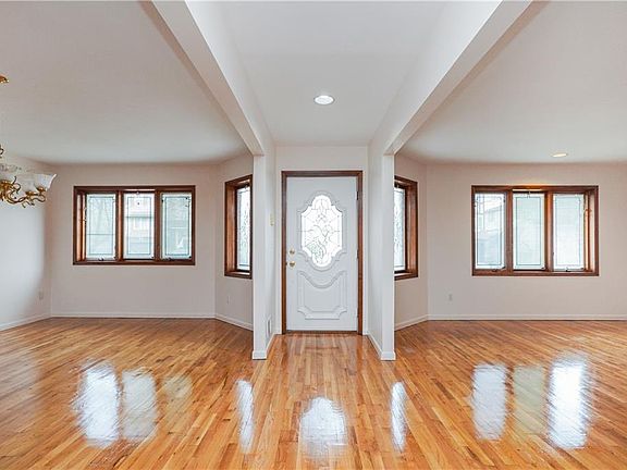3rd image of 341 Bartlett Ave