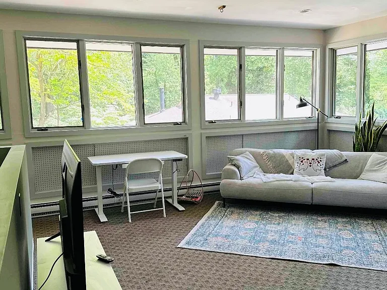 8 Ansari Ct — Photo 6