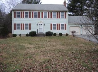 2 Lakeshore Dr, Medway, MA 02053