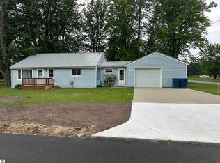 311 Mill St, Coleman, MI 48618