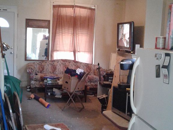 4th image of 6419 Glenmore Ave
