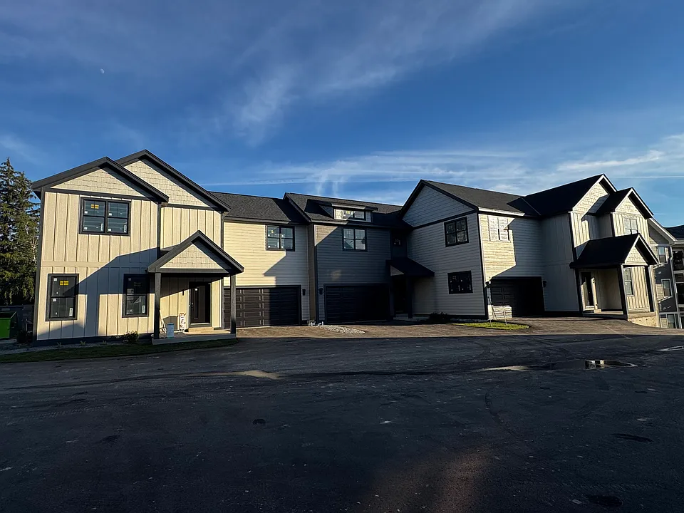 W61N451 Washington Ave #1-7