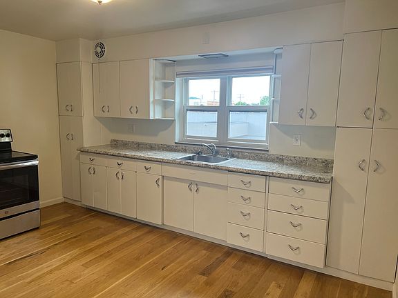 4th image of 1105-1107 5th Ave #3