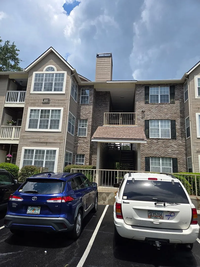 Hot Summer Move-In Special: $500 Off 1st Month's Rent — Photo 3