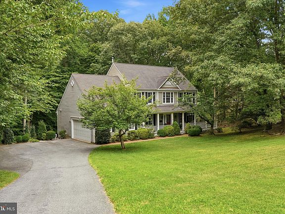 2nd image of 1220 Fairfield Estates Ln