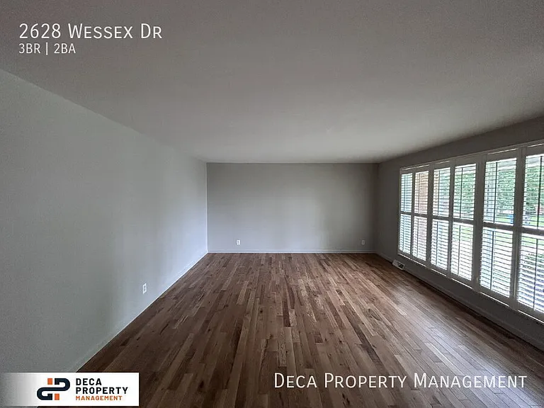 2628 Wessex Dr — Photo 4