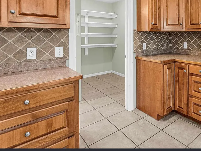 225 Denise Ln — Photo 17