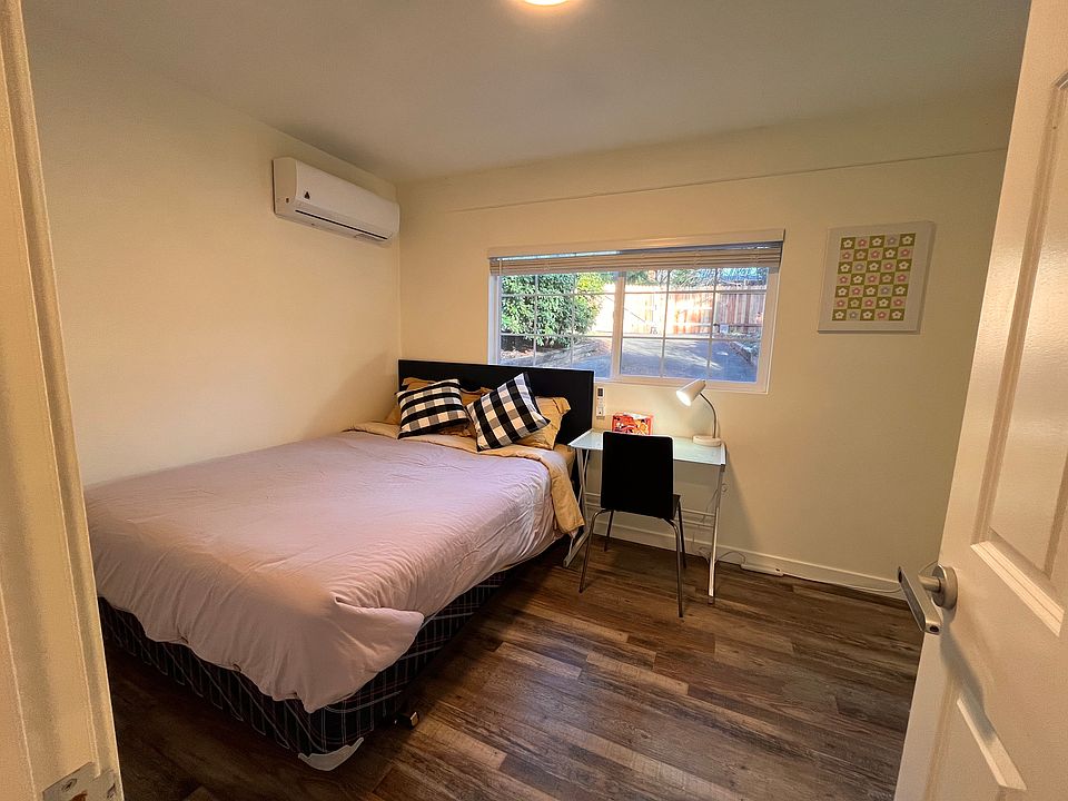 1st image of 13651 183rd Ave SE #E