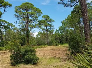 965 W Bay Shore Dr, Eastpoint, FL 32328