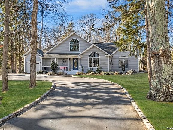 2nd image of 70 Chateau Dr