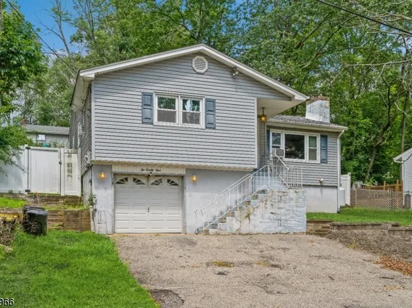 224 Carentan Rd, Hopatcong Boro, NJ 07843